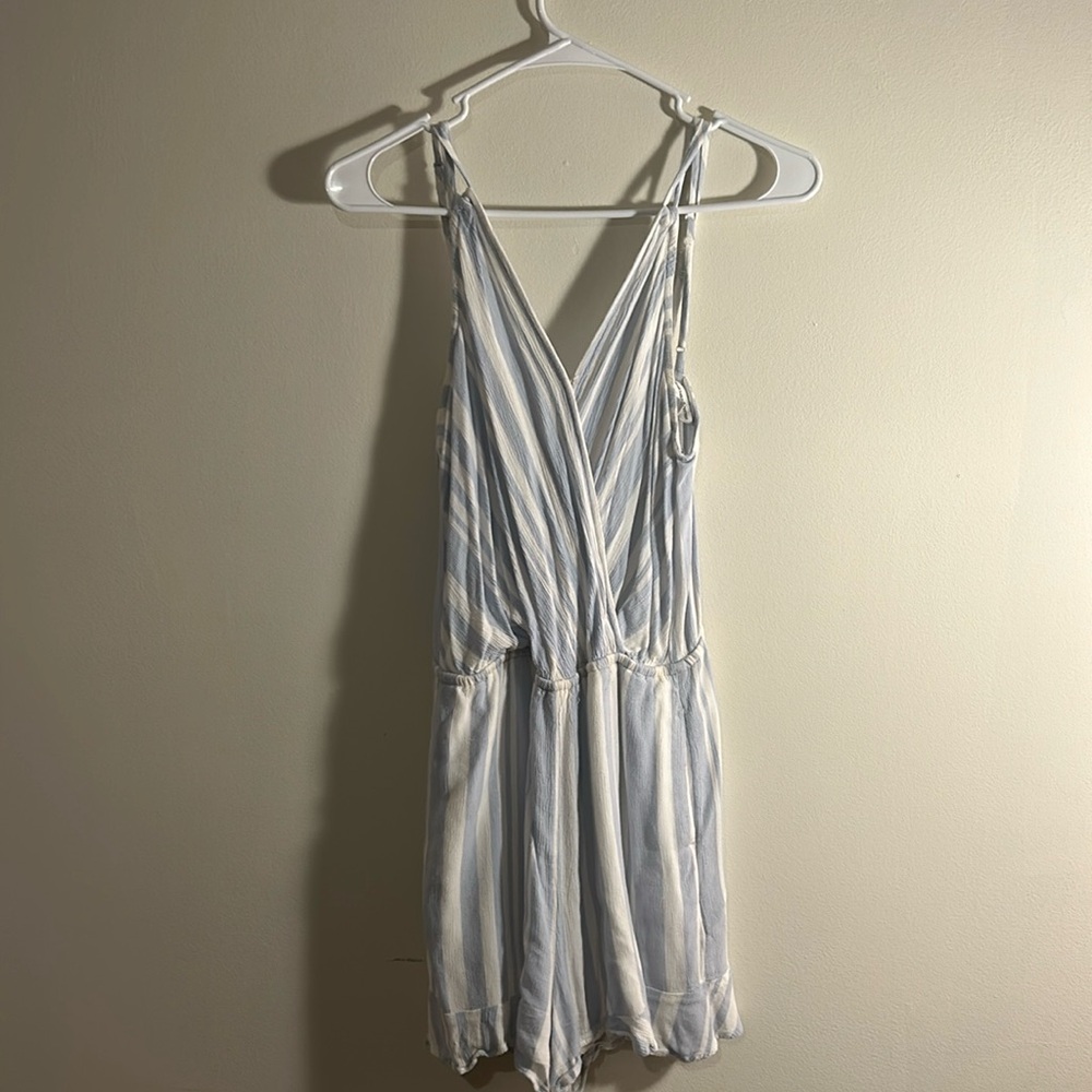Blue & white American eagle romper. Size XS. Tie back, elastic above bum.Pockets